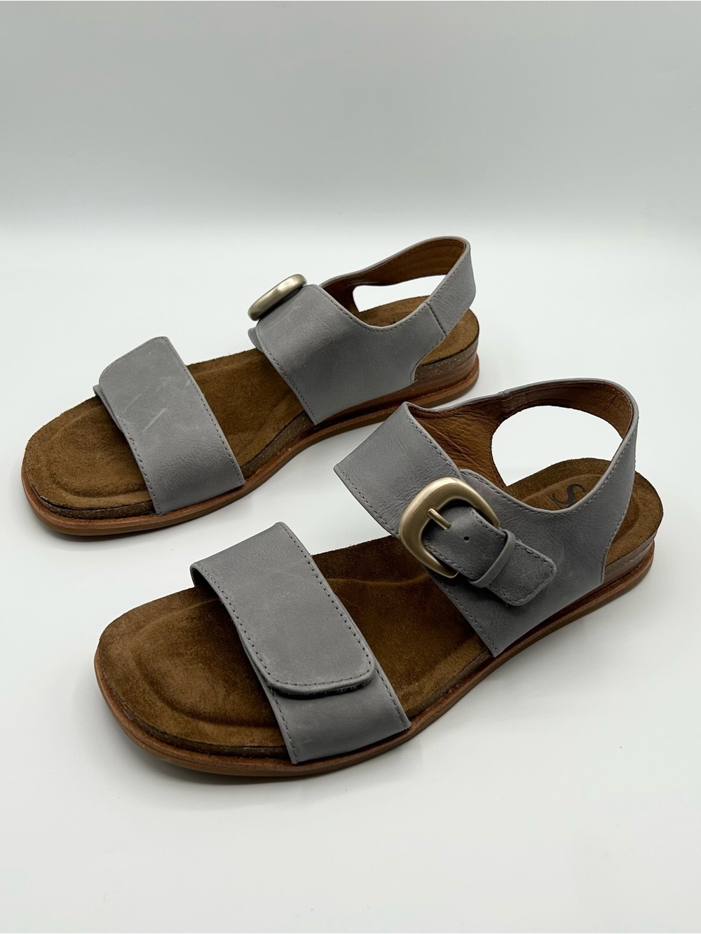 Sofft Light Blue Grey Leather Strappy Sandals Flats Comfort Women’s Size 7.5